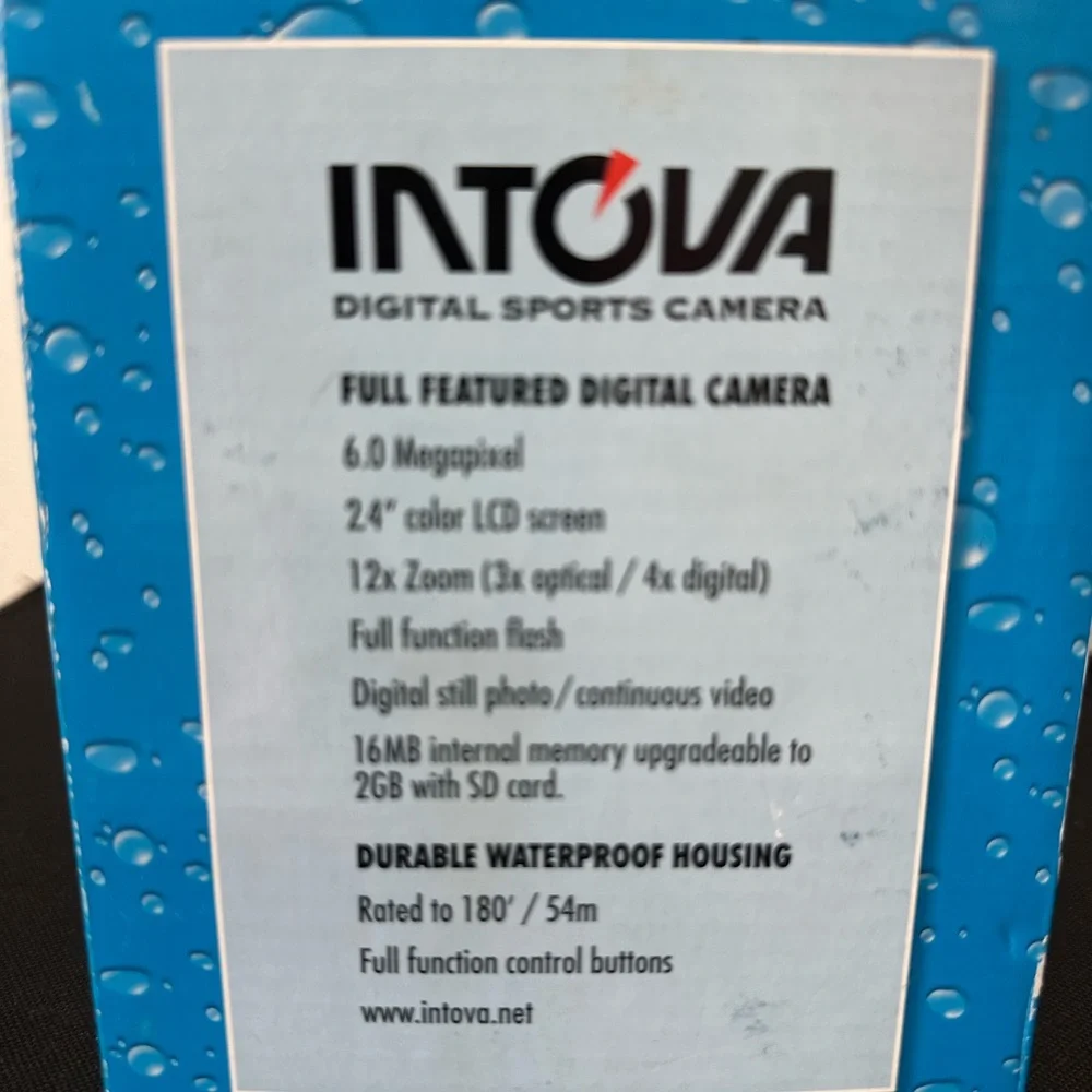 INTOVA SILVER DIGITAL SPORTS CAMARA DURABLE WATERPROOF HOUSING.